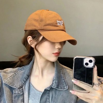 小鬼头上的女人